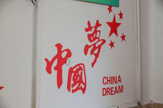 南明区小车河街道古楼社区开展“送温暖 献爱心”春节慰问活动